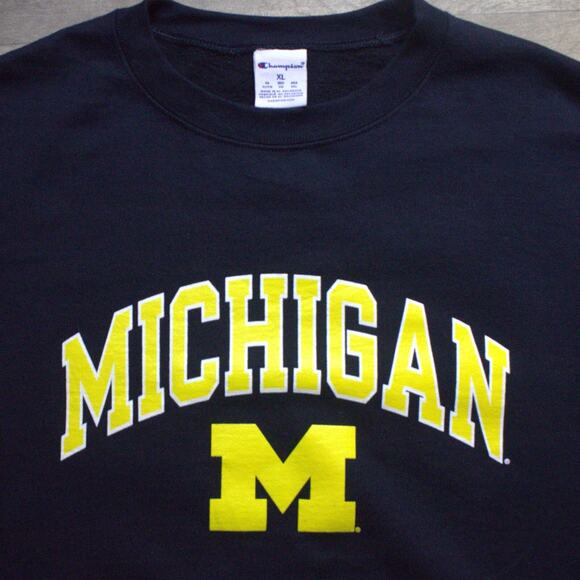 Michigan Wolverines Sweatshirt Men XL Blue Yellow Spell Out Fleece - Picture 3 of 5